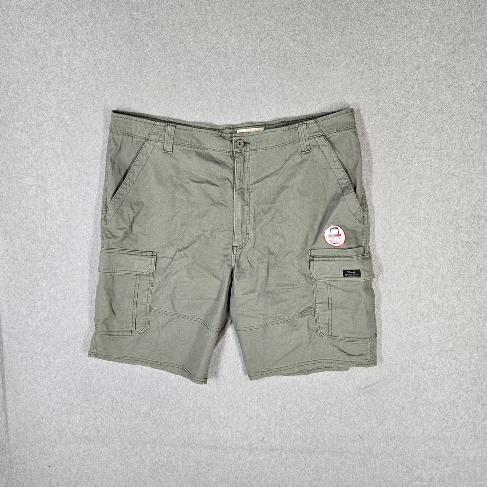 Wrangler Men Shorts 42 Green Cargo Twill  Relaxed Fit Stretch 8" Inseam Outdoor